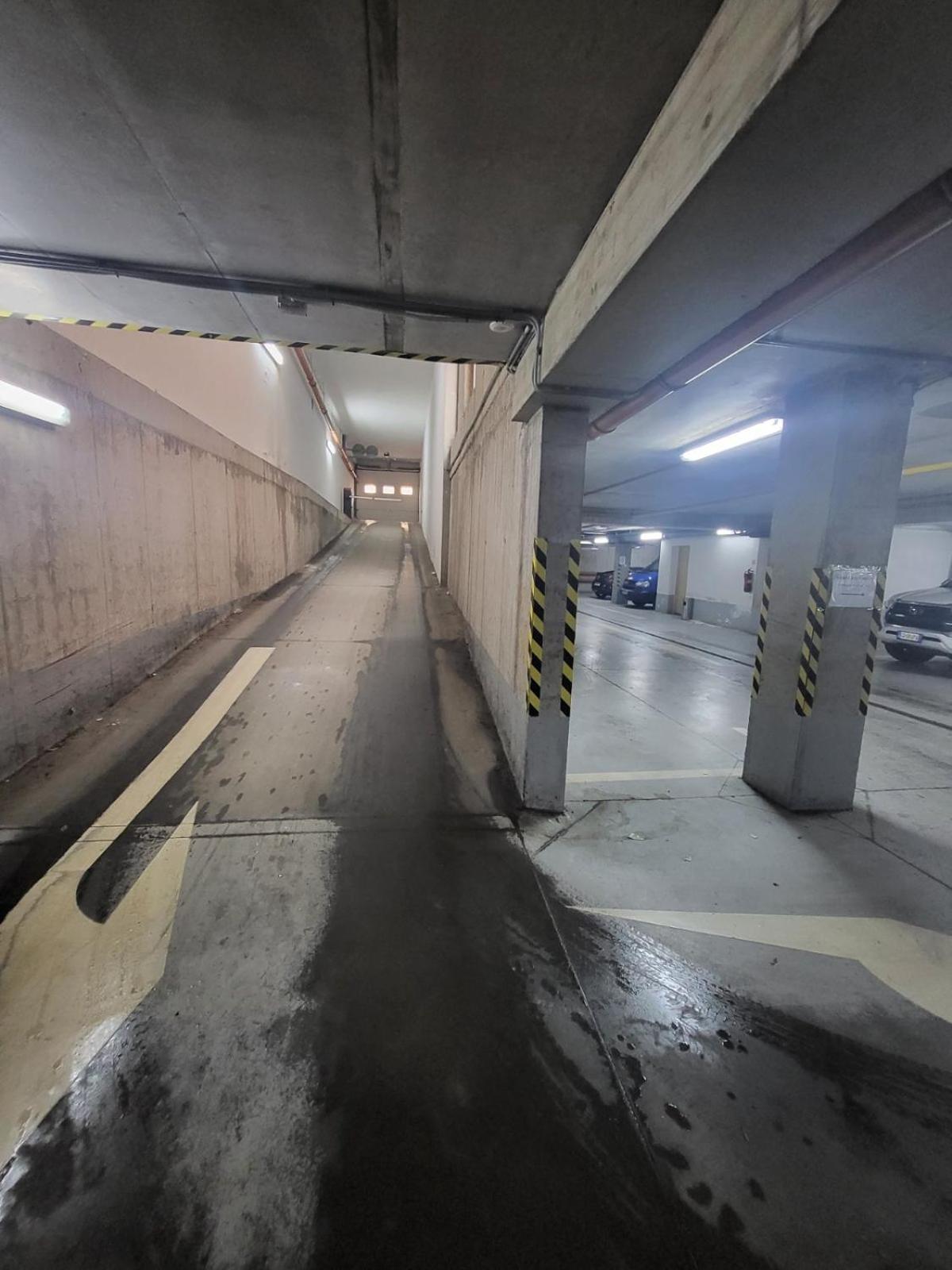 코시체 Monar Exclusive Center Free Parking In Garage 아파트 외부 사진